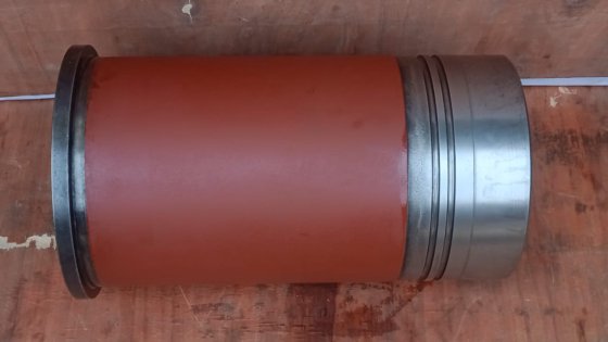 バルチラ12V200補助エンジン／発電機