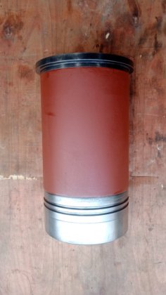 バルチラ12V200補助エンジン／発電機