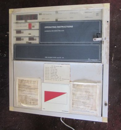 NOCH PANEELE HILFSGERÄTE