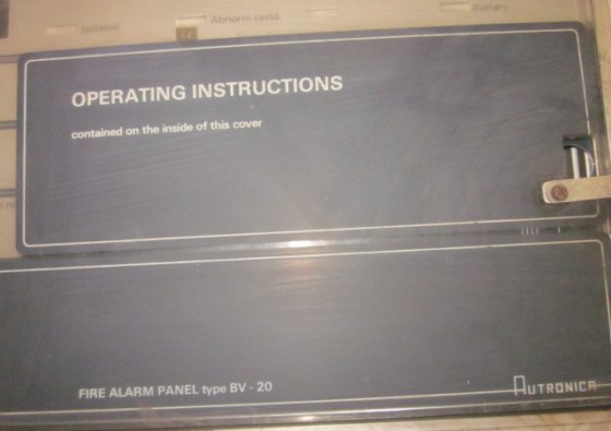 NOCH PANEELE HILFSGERÄTE