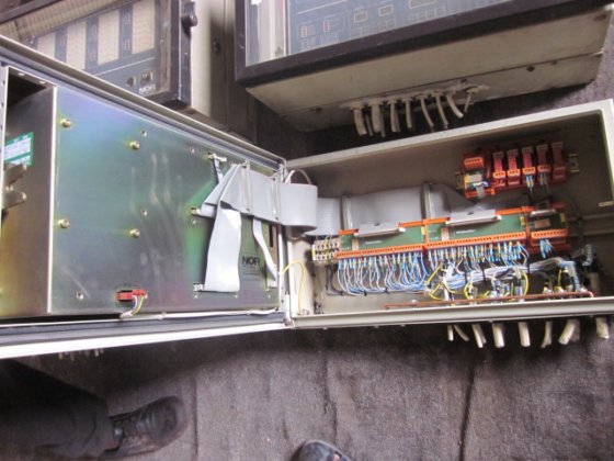 NOCH PANEELE HILFSGERÄTE