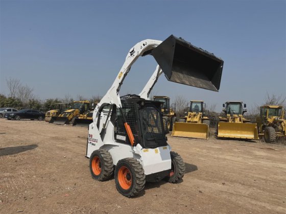 山猫滑移装载机 S18