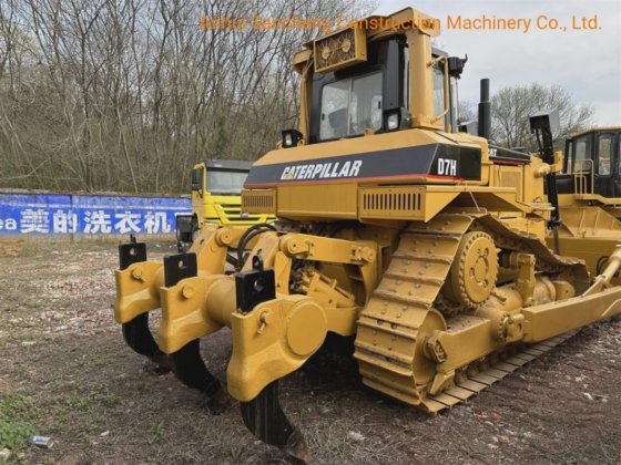优秀的日本Cat D7h推土机/手册 Caterpillar D6h D7