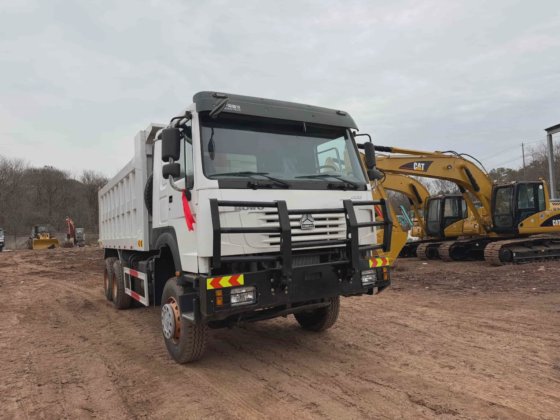 中国重汽HOWO 6 4 371HP自卸车 二手自卸车