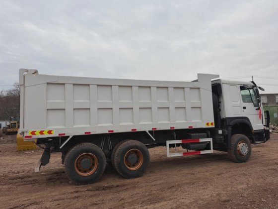 中国重汽HOWO 6 4 371HP自卸车 二手自卸车