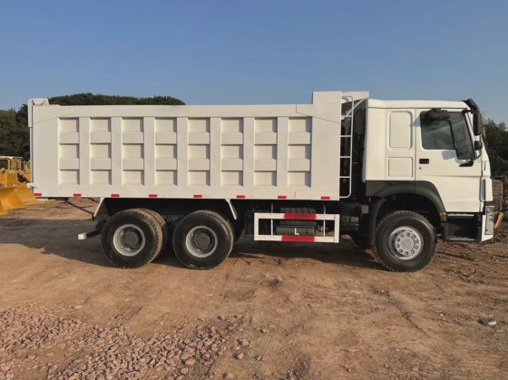 工厂价格 二手中国重汽HOWO 6X4 自卸车 自卸翻斗车