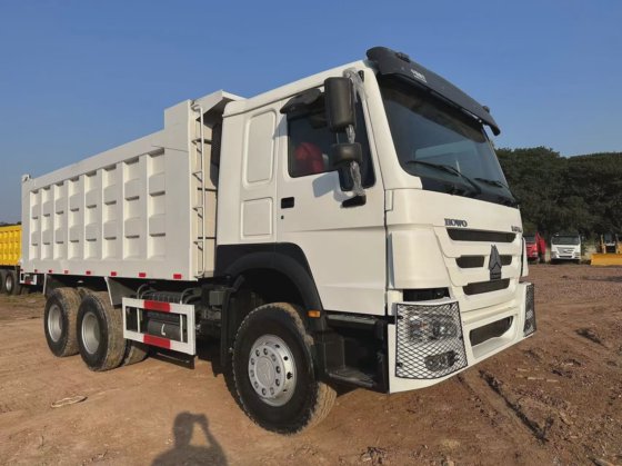 工厂价格 二手中国重汽HOWO 6X4 自卸车 自卸翻斗车