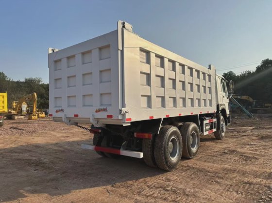 工厂价格 二手中国重汽HOWO 6X4 自卸车 自卸翻斗车