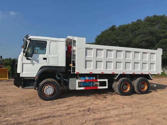 中国重汽豪沃371马力30吨10轮自卸车/翻斗车/翻斗卡车