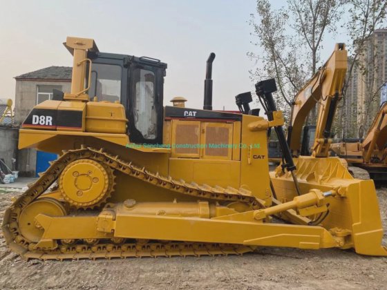アメリカ製の中古キャタピラーD8rブルドーザー