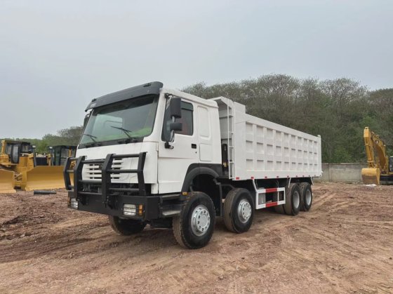 中古シノトラックダンプトラック再生品HOWO 8X4 ティッパートラック