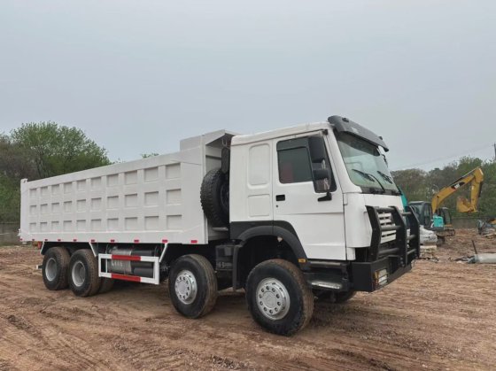 中古シノトラックダンプトラック再生品HOWO 8X4 ティッパートラック