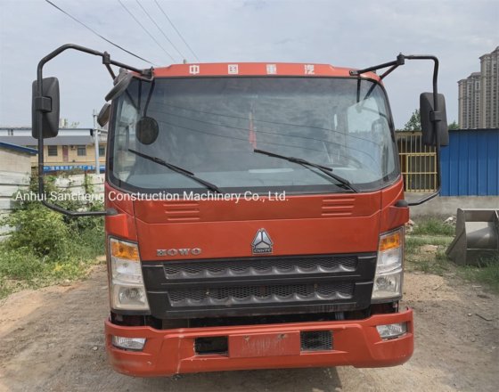 中国重汽HOWO右舵10吨轻卡自卸车