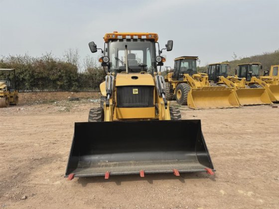 价格最优、作业效率高的轮式装载机 Jcb 3cx 性能良好的二手挖掘装载机 Jcb