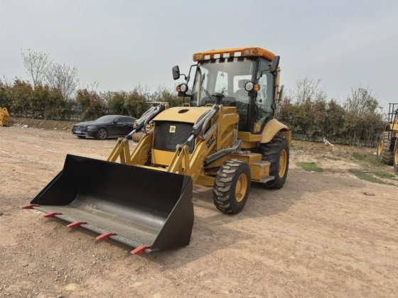 价格最优、作业效率高的轮式装载机 Jcb 3cx 性能良好的二手挖掘装载机 Jcb