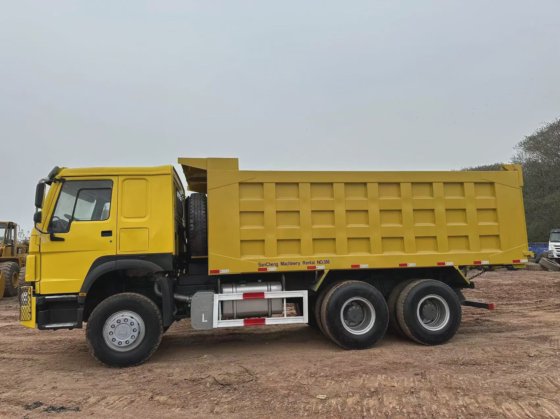 中国重汽HOWO自卸车 6×4 8×4 中国重汽高品质黄标车