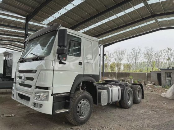 状况良好的二手 HOWO 翻斗车翻斗车 371 6X4