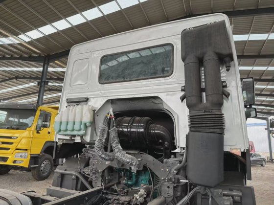 状况良好的二手 HOWO 翻斗车翻斗车 371 6X4