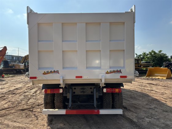 价格便宜的6X4 HOWO自卸车 371HP，质量好