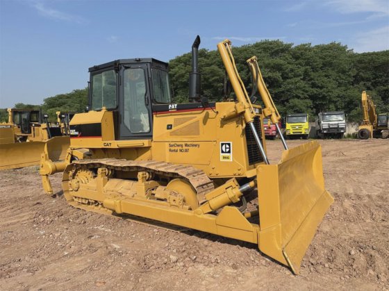 安い中古のキャタピラーのブルドーザー D6 / キャット D6g