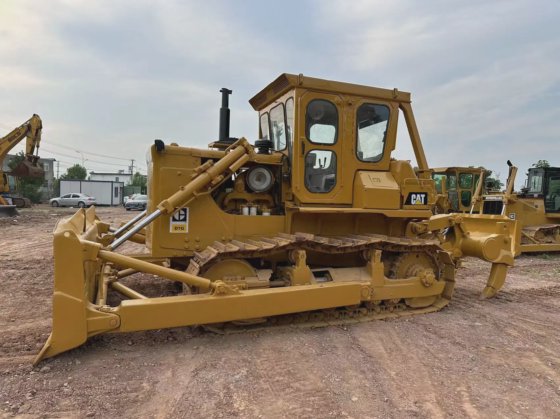 中古の猫 D7g トラッキングトラクター 使用済みキャタピラー D7