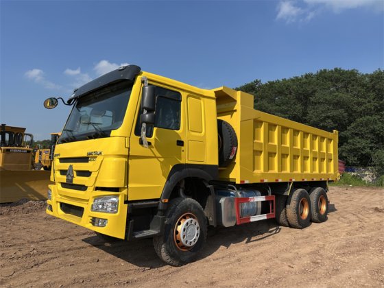 中国重汽HOWO自卸车 6X4 二手自卸车