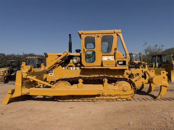 安価な中古のキャタピラーD8Kクローラブルドーザー、ルートレイク付き、非常に良好な状態