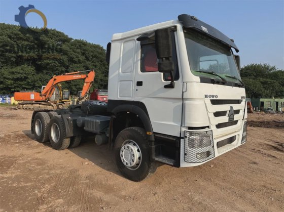 中古トラクタートラック 10 ホイール シノトラック HOWO