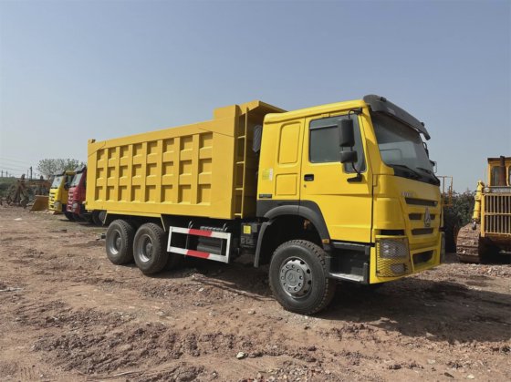 热销二手 HOWO 自卸黄卡车 自卸车 6×4