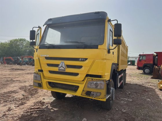 热销二手 HOWO 自卸黄卡车 自卸车 6×4