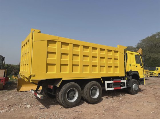 热销二手 HOWO 自卸黄卡车 自卸车 6×4