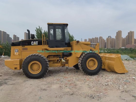 带货叉的 Cat 966c 轮式装载机 卡特彼勒