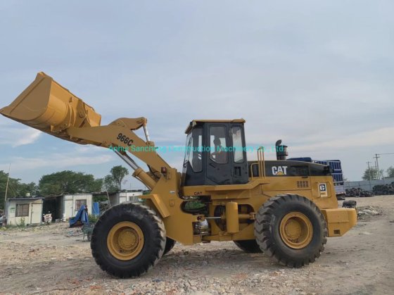 带货叉的 Cat 966c 轮式装载机 卡特彼勒