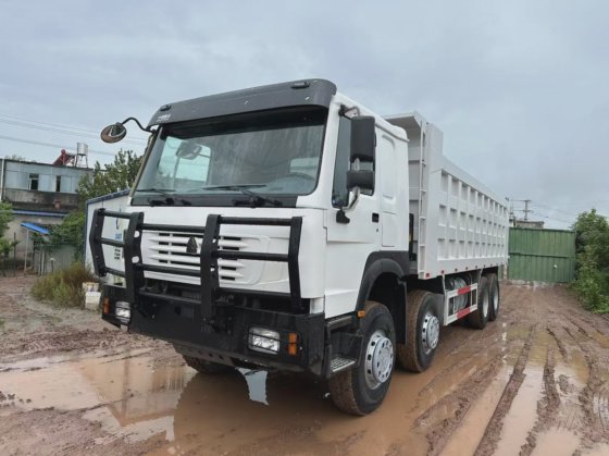 2023 HOWO 8X4 371HP 自卸车（12