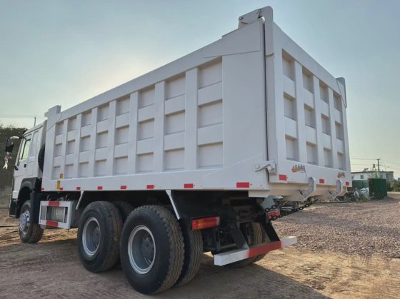 中古のHOWOダンプトラックダンパー 371 375 良好な状態 高い再購入率