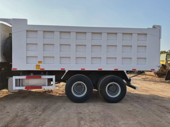 中古のHOWOダンプトラックダンパー 371 375 良好な状態 高い再購入率