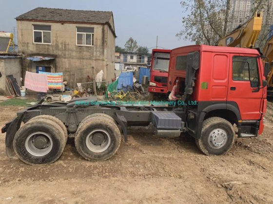 中国重汽HOWO牵引车375马力/371马力二手牵引车车头