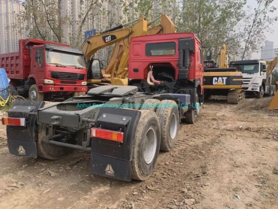 中国重汽HOWO牵引车375马力/371马力二手牵引车车头