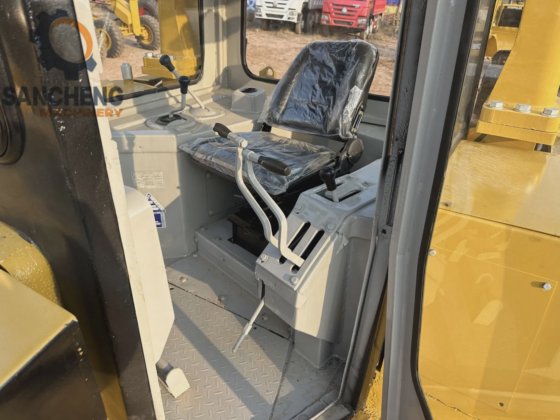 卡特彼勒履带式推土机 D8r 推土机，状况良好，价格低廉