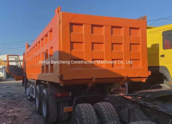 中国重汽12轮二手8X4自卸车，二手HOWO自卸车