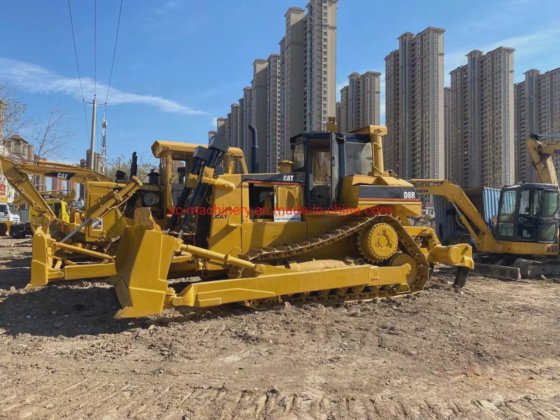 日本二手履带式推土机Cat D8r推土机，状况良好