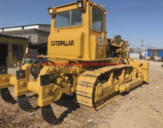 推土机 卡特彼勒 D6d 履带式推土机，带 3
