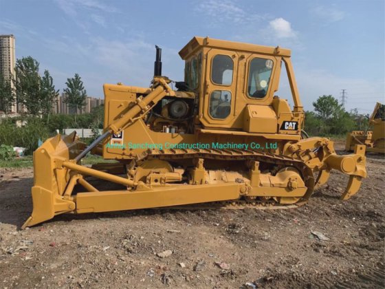 状况良好的Cat D7g推土机与开膛手 Caterpillar原木拖拉机