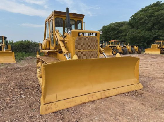 安い中古の猫D7gブルドーザーキャタピラークローラートラクター高品質低価格
