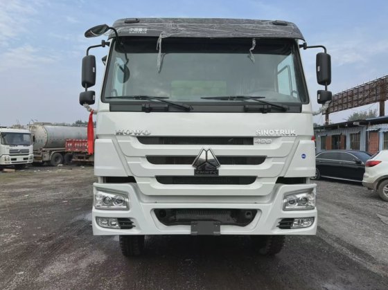 400马力中国重汽豪沃6x4自卸车全新翻斗车10轮