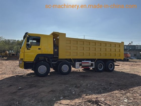 12轮胎重卡 中国重汽HOWO 8X4 371马力 380马力