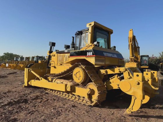 中古のキャタピラー・ブルドーザー D8r 重機の販売