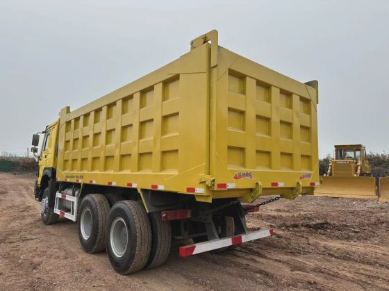 シノトラック HOWO 6X4 30 トン