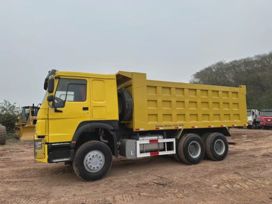 中国重汽 6X4 30 吨 10