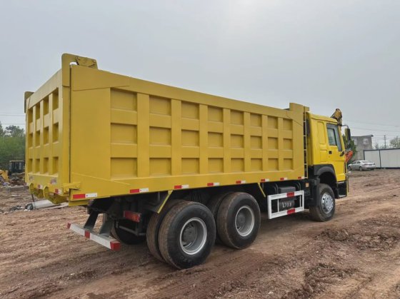 シノトラック HOWO 6X4 30 トン